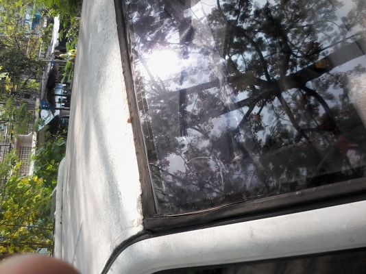 ขาย  isuzu  4ประตูปี93 เครื่องดีเกีนร์ดี เอาไปทำสีอย่างเดียว