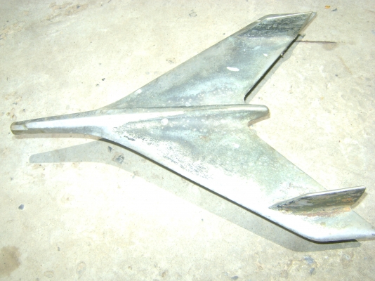 เครื่องบิน  ติดหัวรถ  ถอดจากหัวยาว    ราคา  1,200  บาท