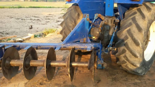 ขายรถไถ ฟอร์ด 6610 ตัวแท้เครื่อง T6 เสื้อลาย เล่มทะเบียนครบ