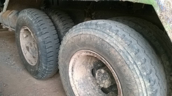 ขาย HINO FM3H สภาพสวยบางเดิม ดั้มสามมิตร คัสซีสวยตลอดเส้น เครื่องเดิม HO7D 195 แรงม้า เกียร์เดิม สโลว์เดิม ยางเต็ม ทะเบียนพร้อมโอน จัดแนนซ์ให้ด้วยครับ