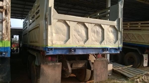 ขาย HINO FM3H ดั้มสามมิตร คัสซีสวยตลอดเส้น เครื่องเดิม HO7D 195 แรงม้า เกียร์เดิม สโลว์เดิม ยางเต็ม ทะเบียนพร้อมโอน จัดแนนซ์ให้ด้วยครับ