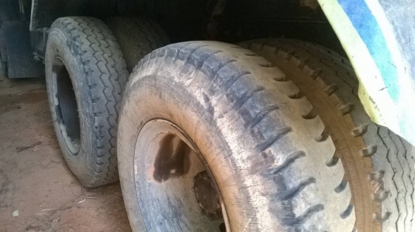 ขาย HINO FM3H ดั้มสามมิตร คัสซีสวยตลอดเส้น เครื่องเดิม HO7D 195 แรงม้า เกียร์เดิม สโลว์เดิม ยางเต็ม ทะเบียนพร้อมโอน จัดแนนซ์ให้ด้วยครับ