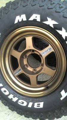 ขายล้อ TE37 พร้อมยาง Mud 265/75R16 สวยๆ