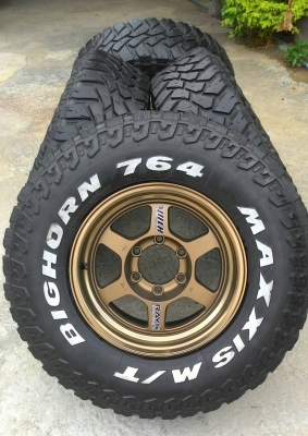 ขายล้อ TE37 พร้อมยาง Mud 265/75R16 สวยๆ