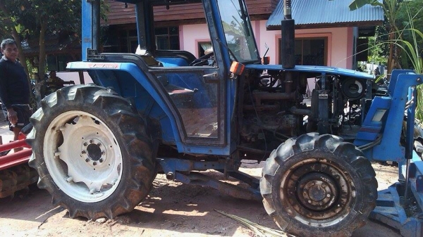 ขาย รถไถ อิเซกิ 5520  2 เพลา 55 แรง