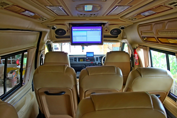 ขายรถตู้โตโยต้าแต่ง VIP ปี 2014 สภาพสวย ขายรถตู้โตโยต้าแต่ง VIP ปี 2014 สภาพสวย