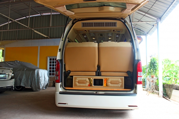 ขายรถตู้โตโยต้าแต่ง VIP ปี 2014 สภาพสวย
