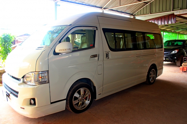 ขายรถตู้โตโยต้าแต่ง VIP ปี 2014 สภาพสวย