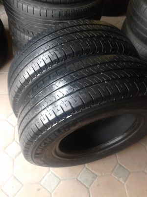 195R14 MICHELIN AGILIS  ยางสวย ดอกหนา ไม่มีปะ มี 2 เส้น โทร.081-427-3941
