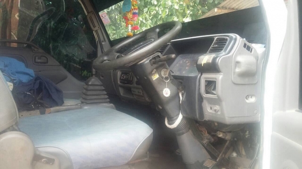 ขาย 6 ล้อ NQR 150 ปี 50 กระบะเหล็กยาว 5.20 เมตร คัสซีสวยตลอดเส้น เครื่องเดิม เกียร์เดิม ทะเบียนเต็มพร้อมโอน