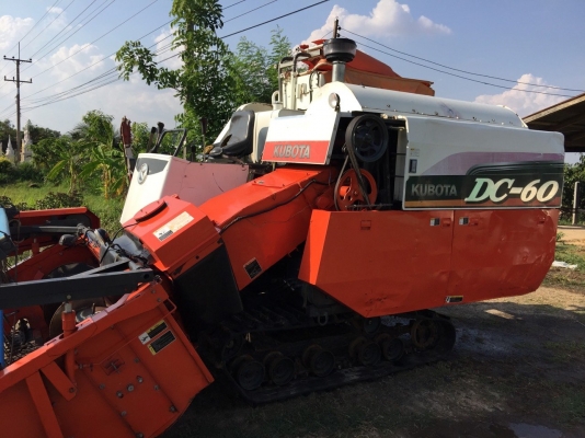 ..รถเกี่ยวข้าว คูโบต้า รุ่น 60plus ปี54 17xxชม.มีเล่มทะเบียน  ราคา 299000  บาท