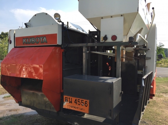 ..รถเกี่ยวข้าว คูโบต้า รุ่น 60plus ปี54 17xxชม.มีเล่มทะเบียน  ราคา 299000  บาท