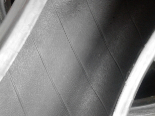 215/70R15 MICHELIN AGILIS ปี 2013 มี 2 เส้น tel.081-427-3941 215/70R15 MICHELIN AGILIS ปี 2013 มี 2 เส้น tel.081-427-3941