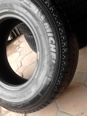 215/70R15 MICHELIN AGILIS ปี 2013 มี 2 เส้น tel.081-427-3941 215/70R15 MICHELIN AGILIS ปี 2013 มี 2 เส้น tel.081-427-3941