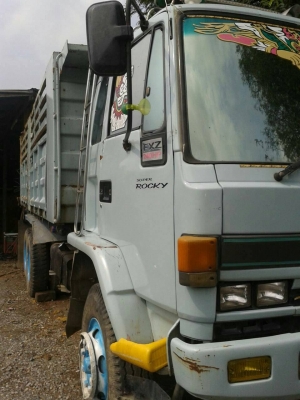 ขาย ISUZU 240 สภาพสวยพร้อมใช้ ราคาต่อรองได้ ติดต่อได้ที่คุณ อ๊อฟ พิจิตร 086-737-9991