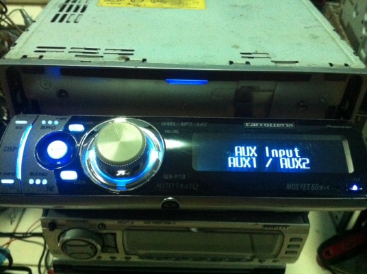 Pioneer DEH-P710 สไลด์ไฟฟ้า กราฟฟิกหน้า MP3 CD AUX 2ปรีเอ้า คุมกล่องCD มือ2 ญี่ปุ่น