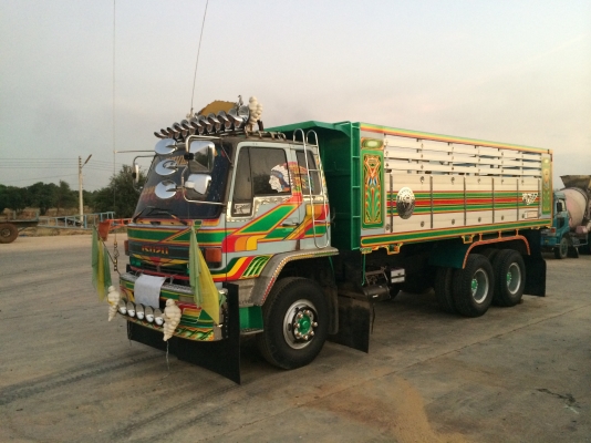 ขายด่วนเมกก้า 260แรง ปี 47 หัวคัสซี จัดแนนซ์ได้สูง ดอกถูก จัดแนนซ์ได้1200000บาท หรือต้องการกะบะดั้มสามมิตรทางเราก็มี