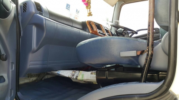 ขายด่วนเมกก้า 260แรง ปี 47 หัวคัสซี จัดแนนซ์ได้สูง ดอกถูก จัดแนนซ์ได้1200000บาท หรือต้องการกะบะดั้มสามมิตรทางเราก็มี