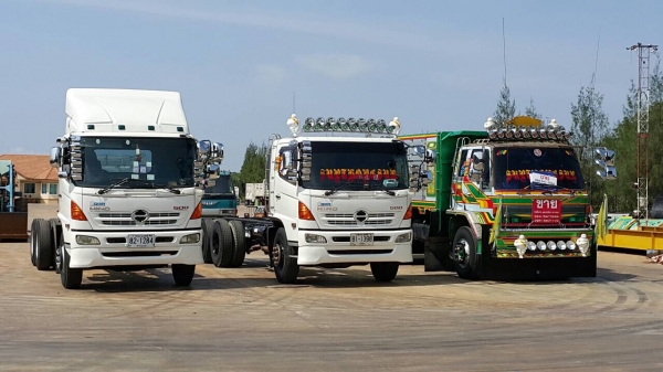 ขายด่วนเมกก้า 260แรง ปี 47 หัวคัสซี จัดแนนซ์ได้สูง ดอกถูก จัดแนนซ์ได้1200000บาท หรือต้องการกะบะดั้มสามมิตรทางเราก็มี