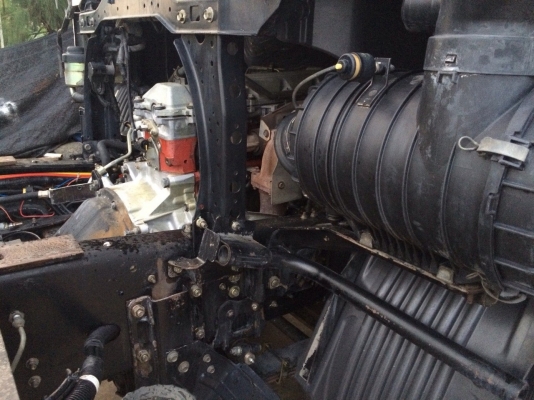 ขายด่วนเมกก้า 260แรง ปี 47 หัวคัสซี จัดแนนซ์ได้สูง ดอกถูก จัดแนนซ์ได้1200000บาท หรือต้องการกะบะดั้มสามมิตรทางเราก็มี