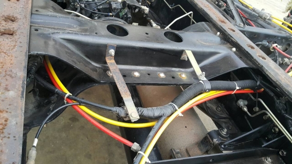 ขายด่วนเมกก้า 260แรง ปี 47 หัวคัสซี จัดแนนซ์ได้สูง ดอกถูก จัดแนนซ์ได้1200000บาท หรือต้องการกะบะดั้มสามมิตรทางเราก็มี