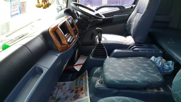 ขายด่วนเมกก้า 260แรง ปี 47 หัวคัสซี จัดแนนซ์ได้สูง ดอกถูก จัดแนนซ์ได้1200000บาท หรือต้องการกะบะดั้มสามมิตรทางเราก็มี