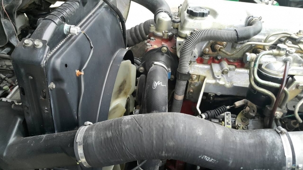 ขายด่วนเมกก้า 260แรง ปี 47 หัวคัสซี จัดแนนซ์ได้สูง ดอกถูก จัดแนนซ์ได้1200000บาท หรือต้องการกะบะดั้มสามมิตรทางเราก็มี