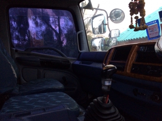 ขายด่วนเมกก้า 260แรง ปี 47 หัวคัสซี จัดแนนซ์ได้สูง ดอกถูก จัดแนนซ์ได้1200000บาท หรือต้องการกะบะดั้มสามมิตรทางเราก็มี