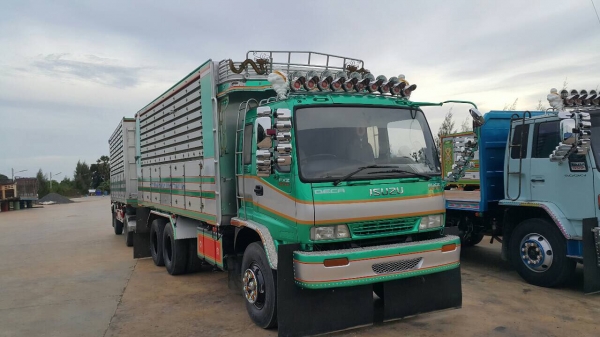 ขายด่วนเมกก้า 260แรง ปี 47 หัวคัสซี จัดแนนซ์ได้สูง ดอกถูก จัดแนนซ์ได้1200000บาท หรือต้องการกะบะดั้มสามมิตรทางเราก็มี