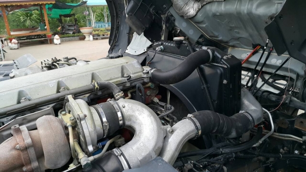 ขายด่วนเมกก้า 260แรง ปี 47 หัวคัสซี จัดแนนซ์ได้สูง ดอกถูก จัดแนนซ์ได้1200000บาท หรือต้องการกะบะดั้มสามมิตรทางเราก็มี