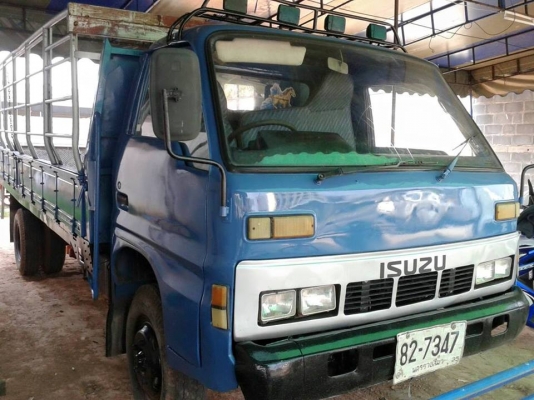 ขาย6ล้อกลาง บรรทุก อีซูซุ110 ยาว5.30เมตร แชชซีสวย พ.เพาเวอร์ พื้นเหล็ก พร้อมคอกเสริมข้าง ภายในสวย