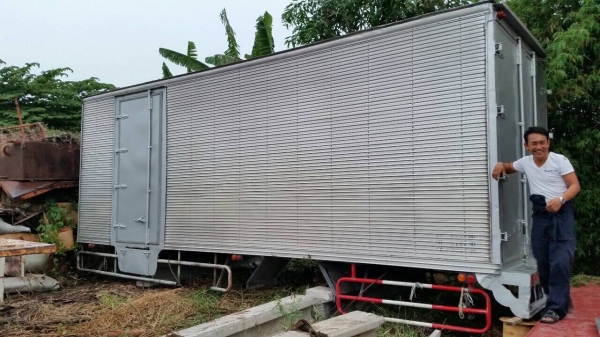 ขายตู้แห้ง ยาว 7.2 เมตร พร้อมใช้งาน (มีรูป)