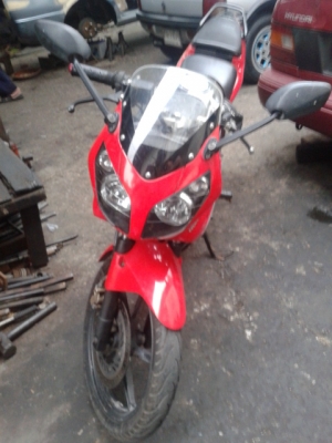 CBR150R เฟรมดำ กุจแจ2ชั้น แม็ก