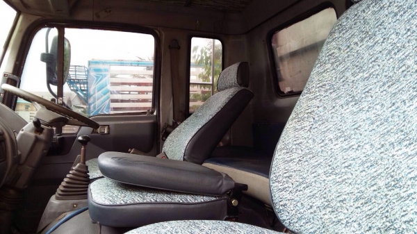 ขายรถบรรทุกสิบล้อหัวแชสซี HINO 3H เครื่องเดิม 195 แรง 2 เพลา แชสซีสวย ภายในดี ทะเบียนพร้อม ขายรถบรรทุกสิบล้อหัวแชสซี HINO 3H เครื่องเดิม 195 แรง 2 เพลา แชสซีสวย ภายในดี ทะเบียนพร้อม