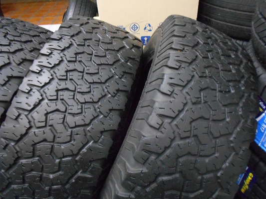 ขายล้อแม็กเล็บเหยี่ยวแท้ ขอบ 16 พร้อมยาง BFGoodrich All -Terrain 265/70/16 ปี 09/เทิร์นได้ ใส่ฟรี ส่งฟรีค่ะ