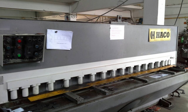 ขายเครื่องตัดยี่ห้อHogoยาว10ฟุตตัดได้6มิลและพับใต้หวันยาว10ฟุตพัยได้6มิลมีจอครับ