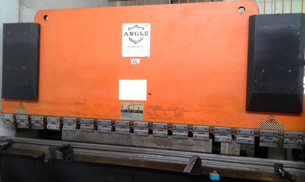 ขายเครื่องตัดยี่ห้อHogoยาว10ฟุตตัดได้6มิลและพับใต้หวันยาว10ฟุตพัยได้6มิลมีจอครับ