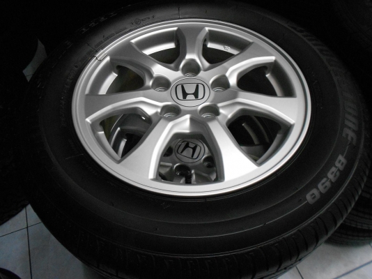 ขายล้อแม็ก Honda Civic FB ขอบ 15 พร้อมยาง Bridgestone 195/65/15 ปลายปี 13/เทิร์นได้ ใส่ฟรี ส่งฟรีค่ะ