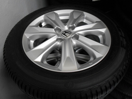 ขายล้อแม็ก Honda Jazz ขอบ 15 พร้อมยาง Goodyear 175/65/15 ปี 13/เทิร์นได้ ใส่ฟรี ส่งฟรีค่ะ