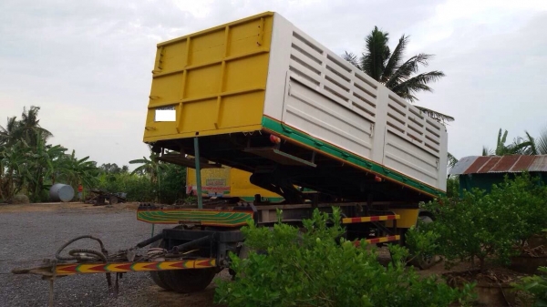 ลูกพ่วง 2 เพลา ดัมพ์ กระบะเหล็ก ปี 04