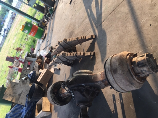 ขายสองเพลานิสสันudทั้งแท่นครบ