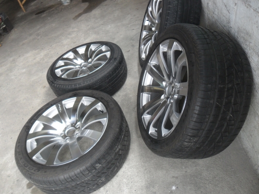 ล้อแม็ก 19นิ้ว 5รู114 พร้อมยาง สวยๆ 4 ล้อ ราคา 11900 บาท