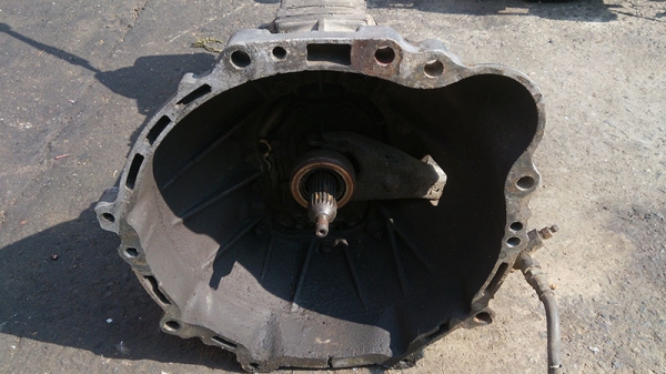 ขายเกียร์ธรรมดาห้าสปีดใส่เครื่องยนต์โตโยต้า2L-5L