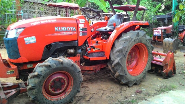 ขายรถไถ KUBOTA L3608 อุปกรณ์หน้า-หลังครบ ราคา 300,000 สอบถาม 0818618678 อ.แกลง จ.ระยอง