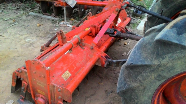 ขายรถไถ KUBOTA L3608 อุปกรณ์หน้า-หลังครบ ราคา 300,000 สอบถาม 0818618678 อ.แกลง จ.ระยอง