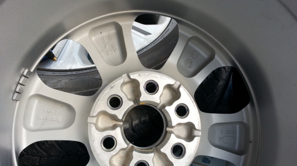 ขายแมคพร้อมยาง NAVARA NP300 ขอบ16