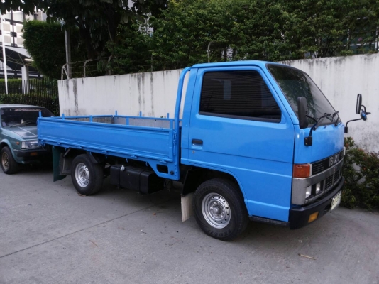 ขาย สี่ล้อตาเหลี่ยม