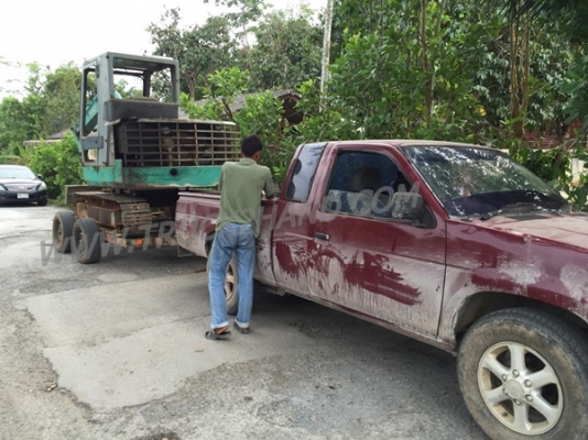 แบคโฮ พร้อมรถลาก