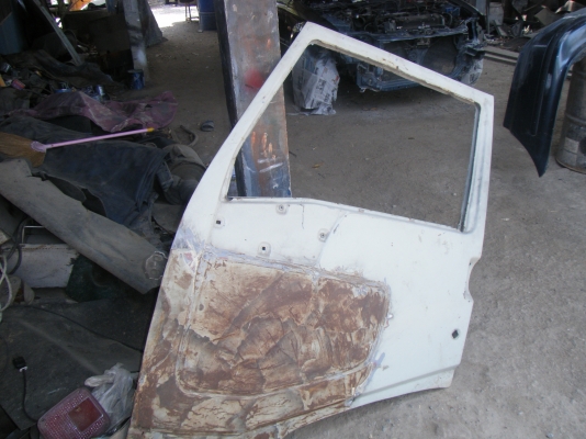 ขายประตู HINO FC 120 ไม่ผุ ขาย3,800บาท ไม่มีอุปกรณ์ 0892095791