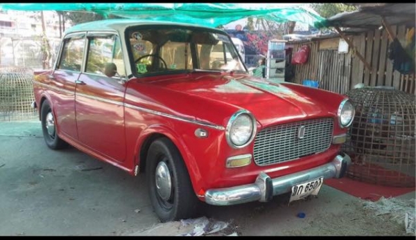 ขายรถ FIAT  สีขาว-แดง ปี2524